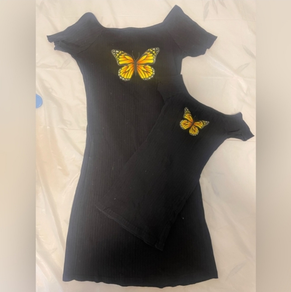 ISO Mommy & Me Dresses *DO NOT BUY*